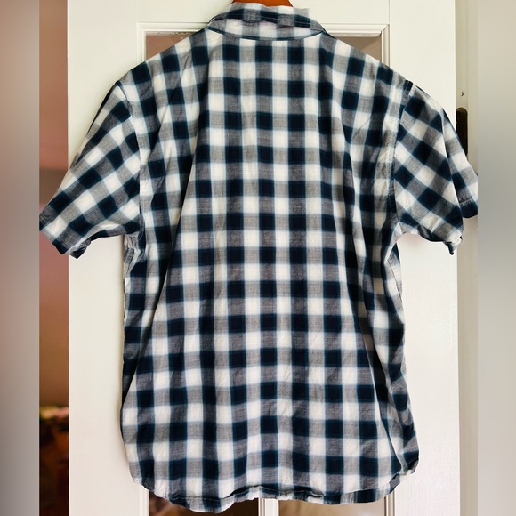 SALE Eastern Mountain Sports Men’s Plaid Shirt, Size Medium - Picture 3 of 5